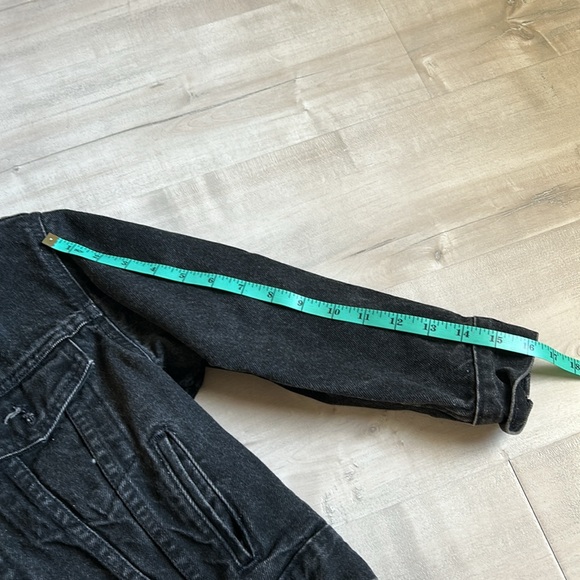Levis Orange Tab Denim Jacket 
Fits like a women’s small. - Picture 7 of 8